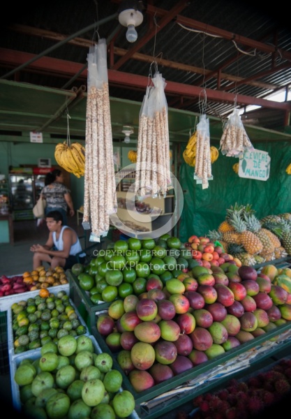 Market in Orotina